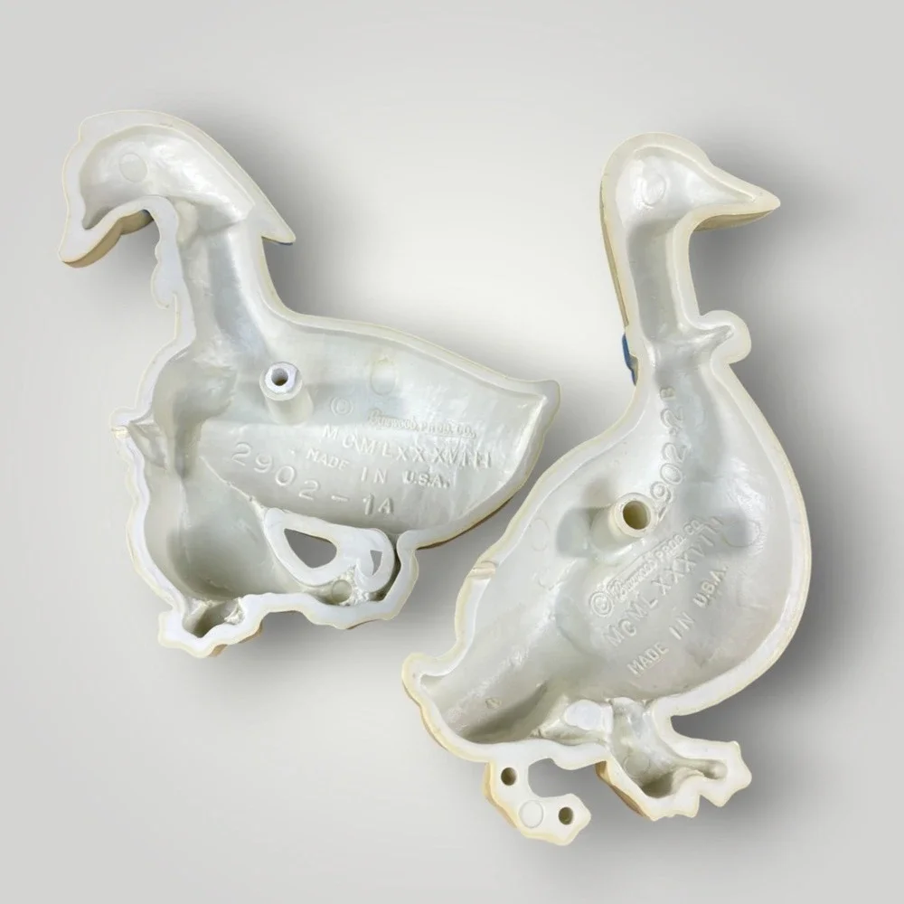 Burwood Goose SMALL Wall Plaques Blue Ribbon Country Cottagecore Decor 1988